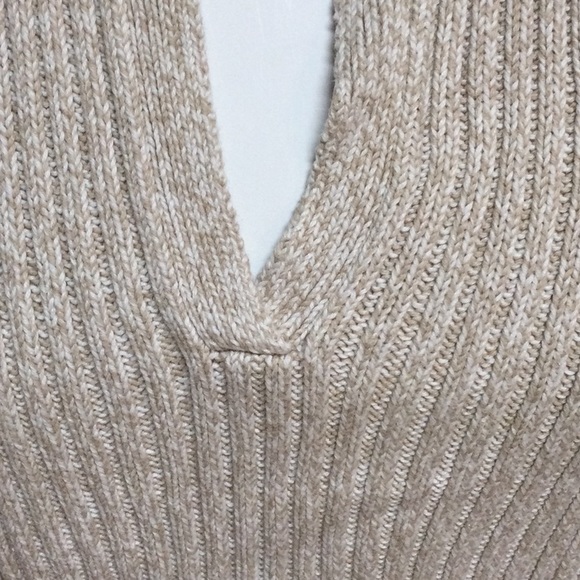 NWOT Tommy Hilfiger V-neck collared sweater - Picture 2 of 7